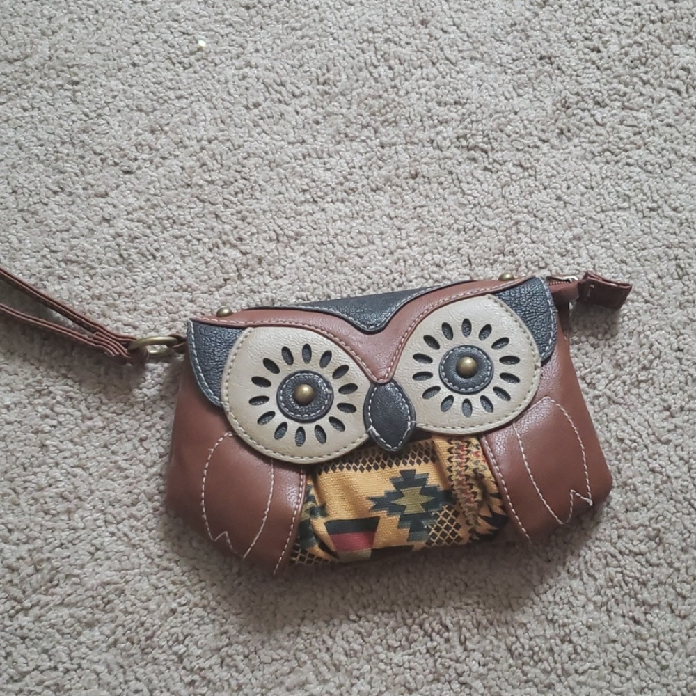 Owl wristlet